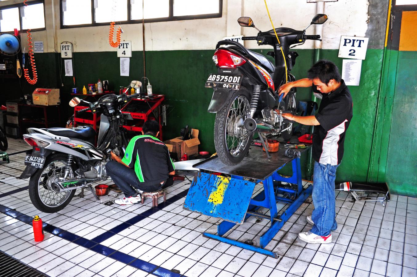 Bengkel Yudi: Solusi Otomotif Cepat di Jalan Brantas, Cilacap